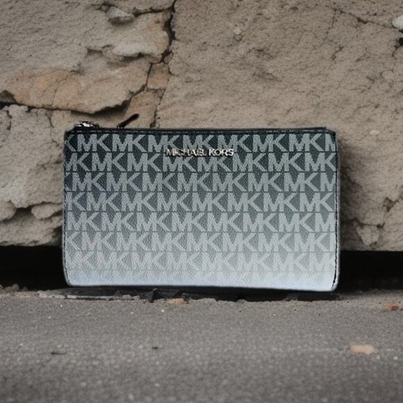 Michael Kors Handbag Jet Set Travel Zip Wallet Ombré Navy Mk Handbag - Picture 1 of 9